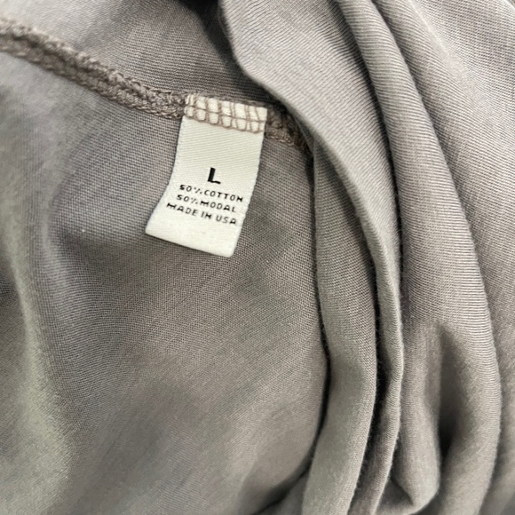 Grey top‎ with scoop neck - Picture 7 of 7